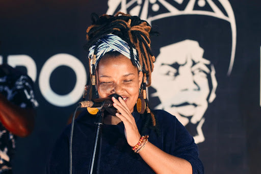 How to Stop Your Scalp From Itching if You Have Locs