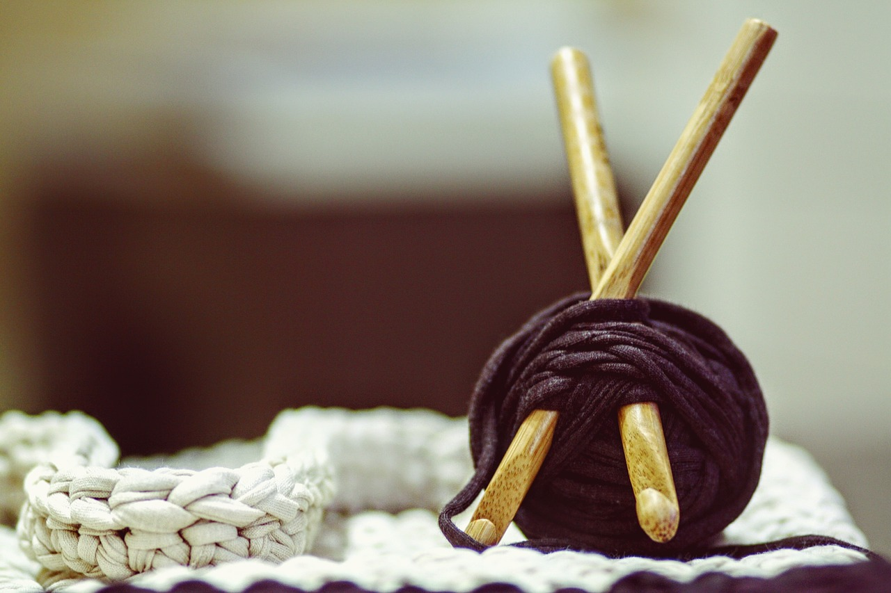 Latch Hook Crochet Needle for Crochet Braids and Loc Maintenance 